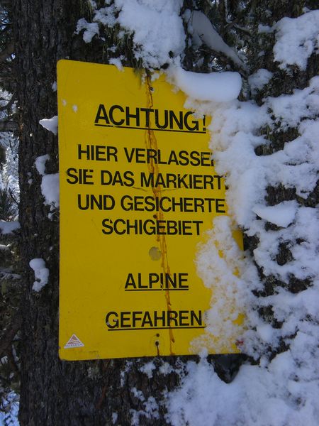 Datei:Schild Alpine Gefahren.JPG