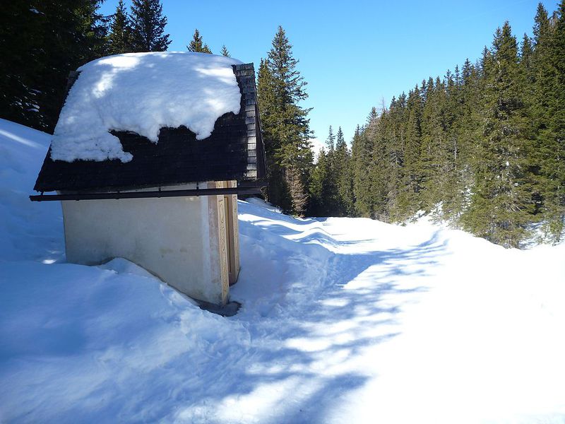 Datei:Rodelbahn Waldrastsattel Start 2014-03-09.jpg