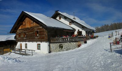 Gasthaus Sattelbergalm 20100213.jpg