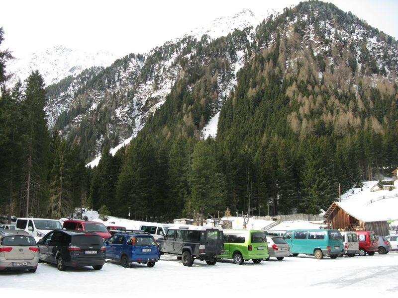 Datei:Rodelbahn Gleirschalm 2016-02-27 Parkplatz.jpg