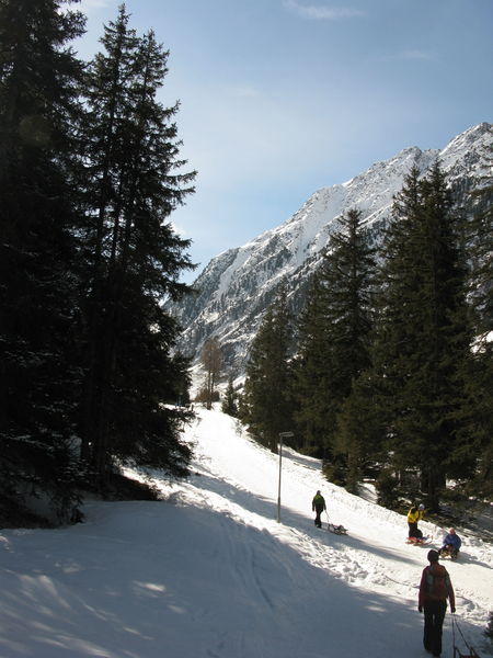 Datei:Rodelbahn Gleirschalm 2016-02-27 AufstiegOben.jpg