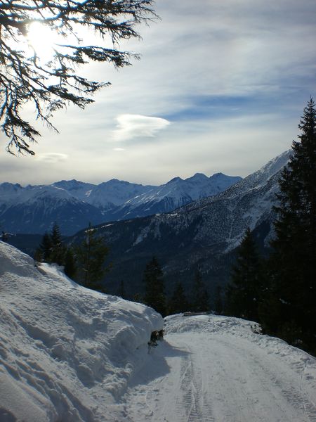 Datei:Rodelbahn Wettersteinhütte 2011-01-04.JPG