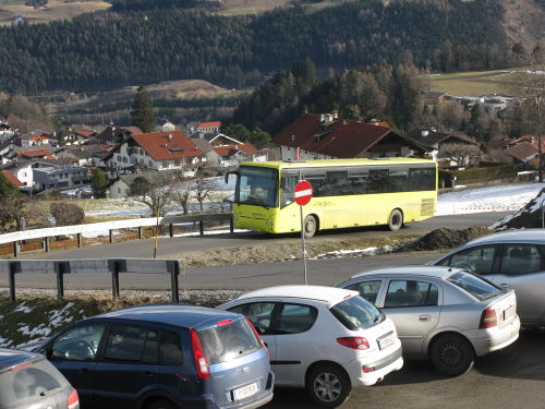 Zur Mutterer Alm kann man mit Bus, Auto oder Straßenbahn anreisen.