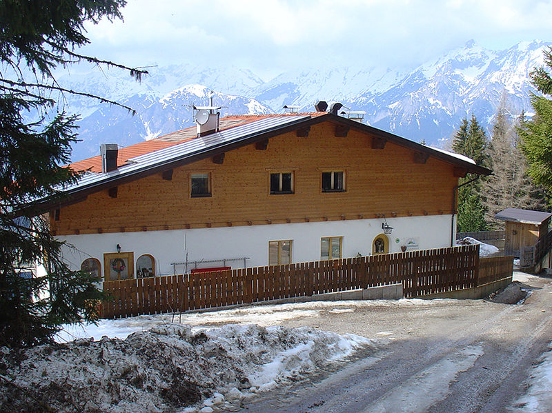 Datei:Gasthaus Volderberg Krepperhuette 2012-03-25.jpg