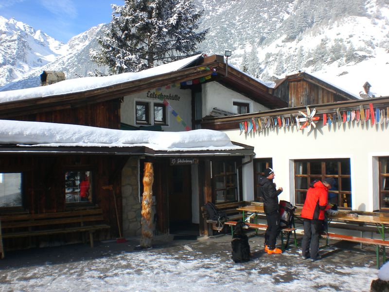 Datei:Gasthaus Latschenhütte 2010-01-27.JPG