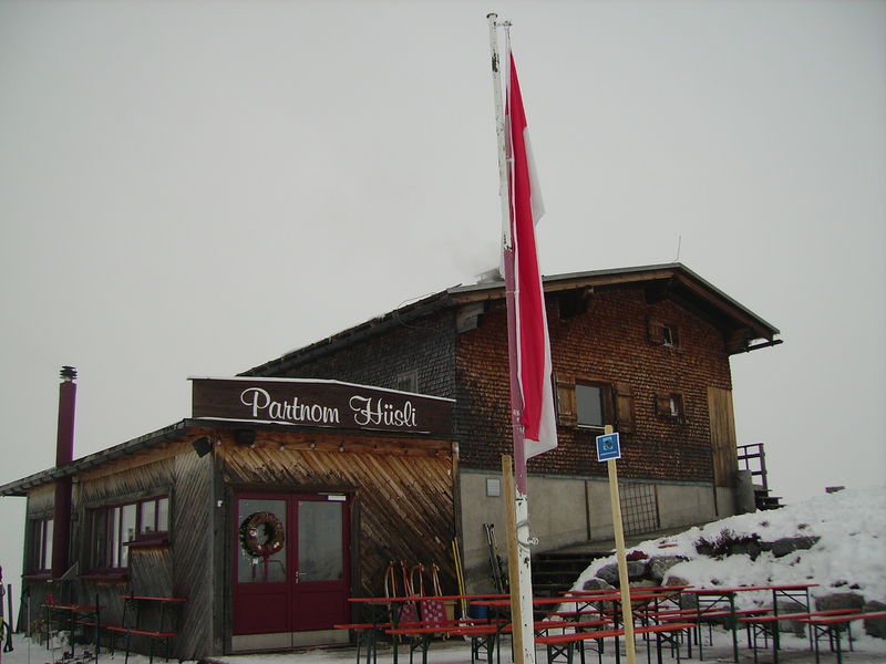 Datei:Gasthaus Partnom-Hüsli 2010-01-06.jpg